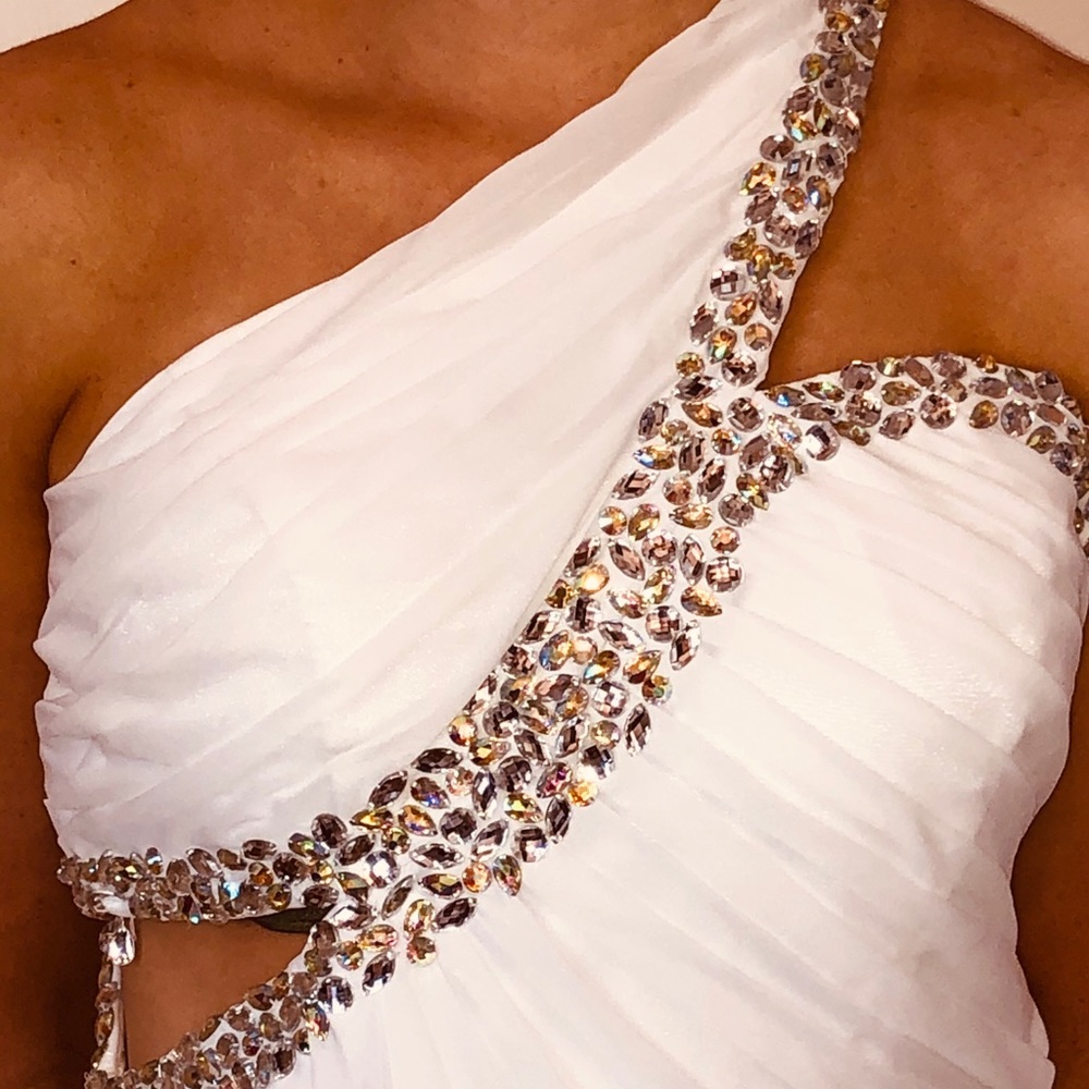 👗Host Pick!👗 Gorgeous White Formal Gown